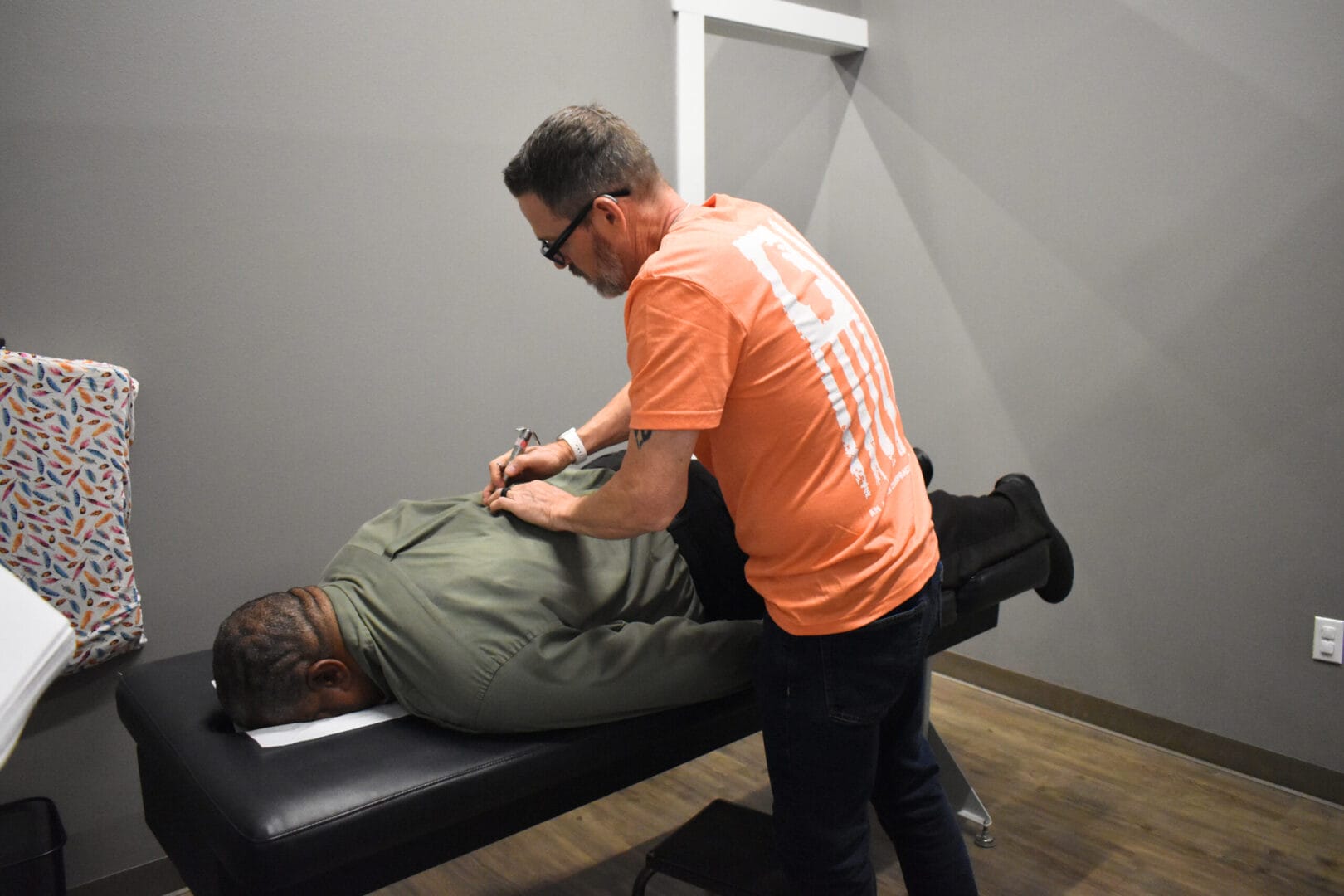 Chiropractor near me in San Antonio using the torque release technique